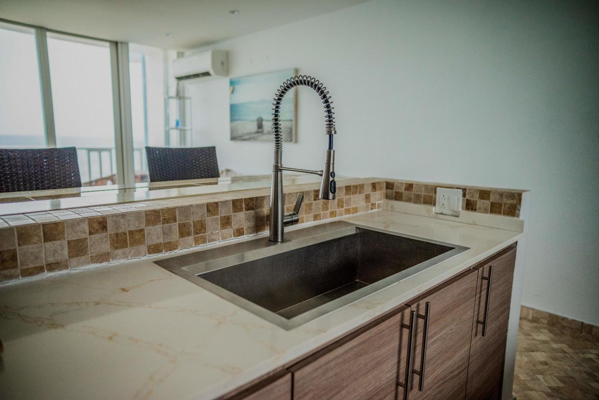 Beachfront Dream Getaway - Condado Apartamento